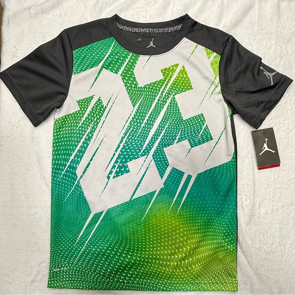 Air Jordan Youth Large Green Graphic T-Shirt